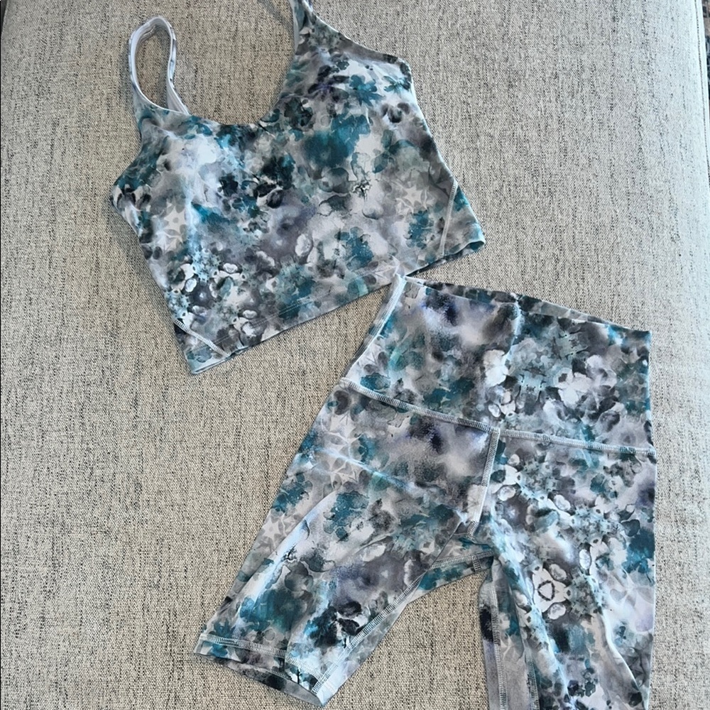 Lululemon Sports Bra and Leggings Set